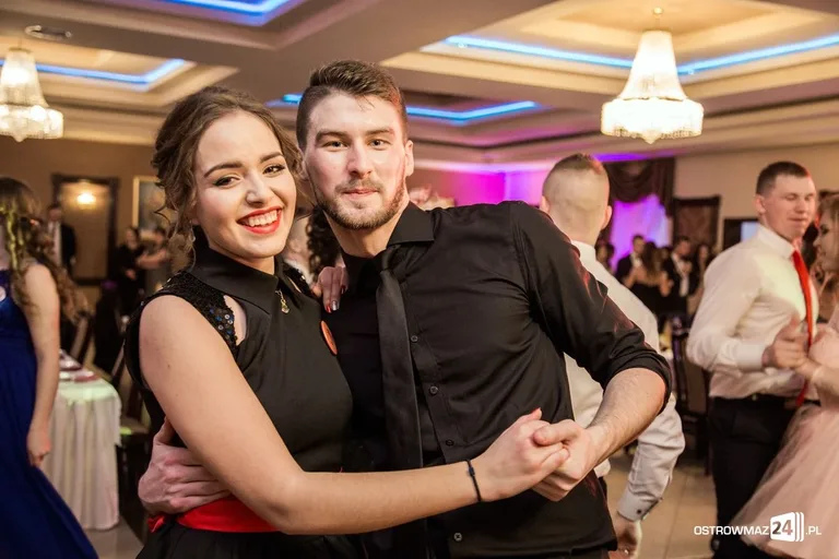 Studniówka Ekonomika 2016 - zobacz zdjęcia i wideo