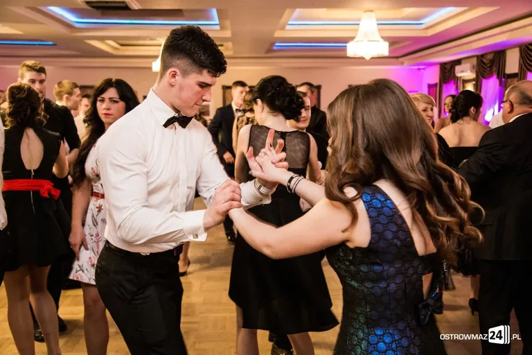 Studniówka Ekonomika 2016 - zobacz zdjęcia i wideo