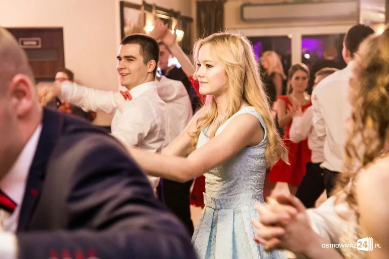Studniówka Ekonomika 2016 - zobacz zdjęcia i wideo