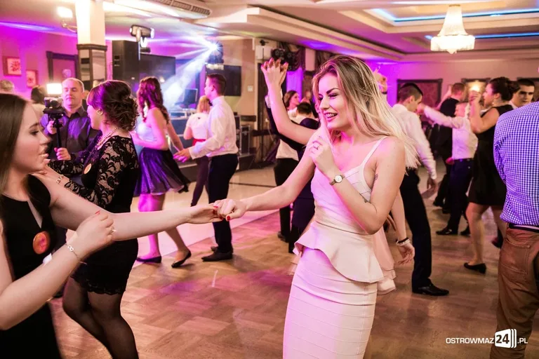 Studniówka Ekonomika 2016 - zobacz zdjęcia i wideo