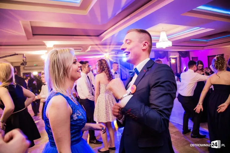 Studniówka Ekonomika 2016 - zobacz zdjęcia i wideo