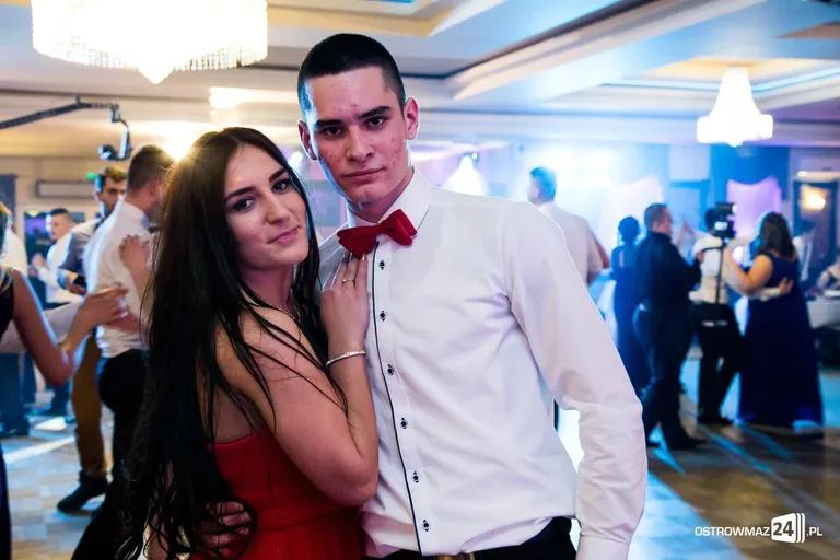 Studniówka Ekonomika 2016 - zobacz zdjęcia i wideo
