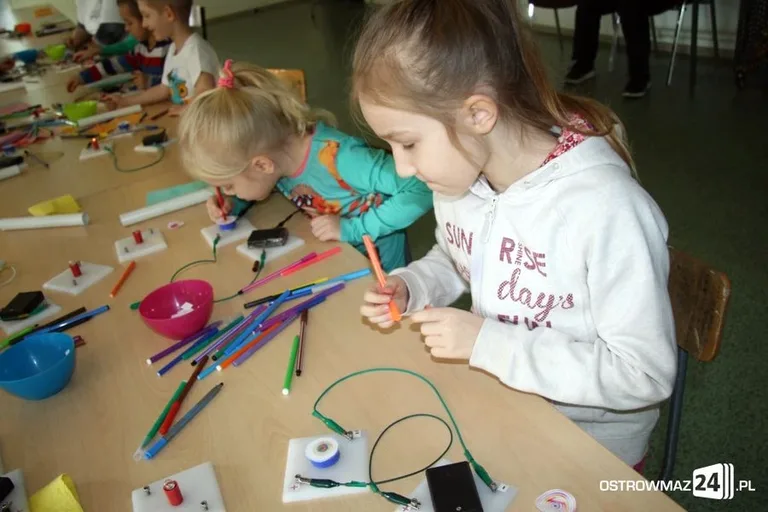 Eksperymenty naukowe dla najmłodszych w MDK (zdjęcia)