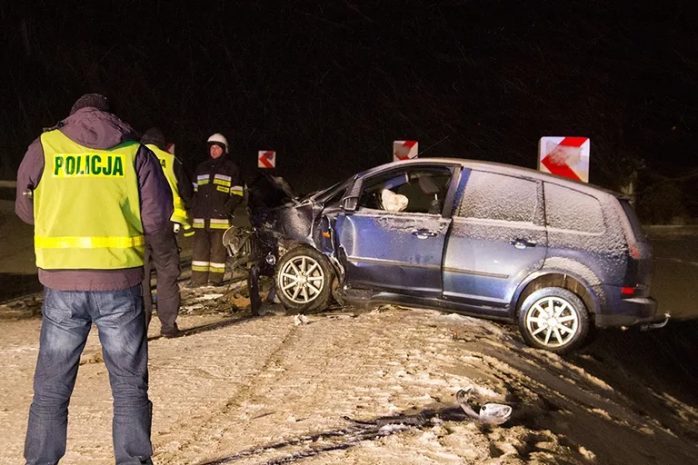 Policja wyjaśnia okoliczności śmiertelnego wypadku (zdjęcia)