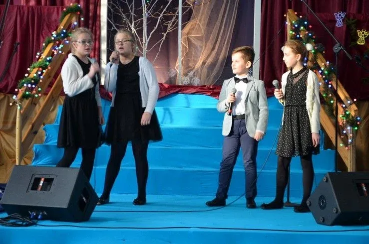 Powiatowy festiwal kolęd i pastorałek (zdjęcia)