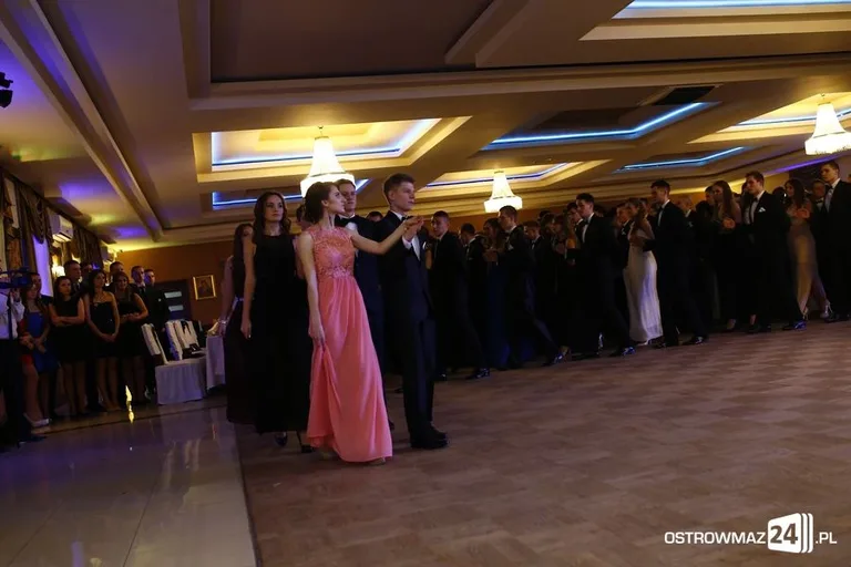 Podróż w czasie. Studniówka Kopernika 2015 (zdjęcia, wideo)