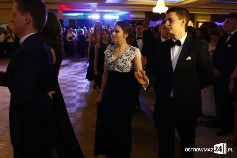 Podróż w czasie. Studniówka Kopernika 2015 (zdjęcia, wideo)