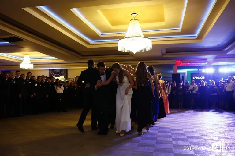 Podróż w czasie. Studniówka Kopernika 2015 (zdjęcia, wideo)