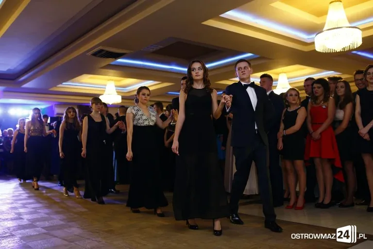 Podróż w czasie. Studniówka Kopernika 2015 (zdjęcia, wideo)