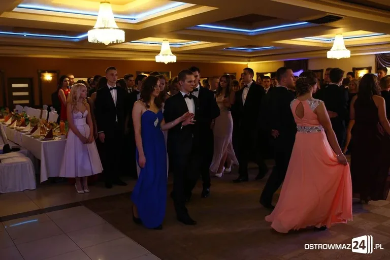 Podróż w czasie. Studniówka Kopernika 2015 (zdjęcia, wideo)
