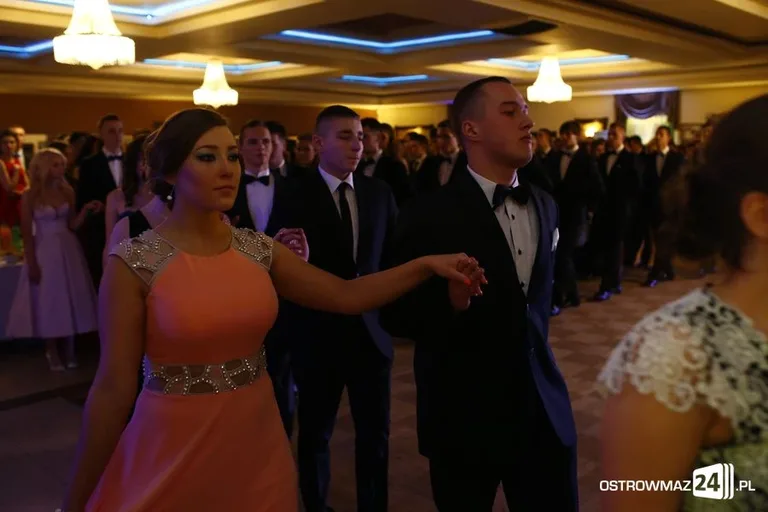Podróż w czasie. Studniówka Kopernika 2015 (zdjęcia, wideo)