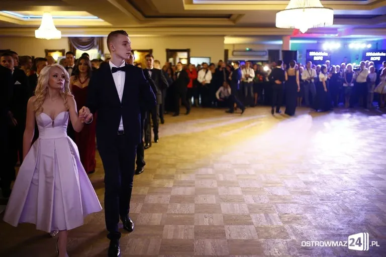 Podróż w czasie. Studniówka Kopernika 2015 (zdjęcia, wideo)