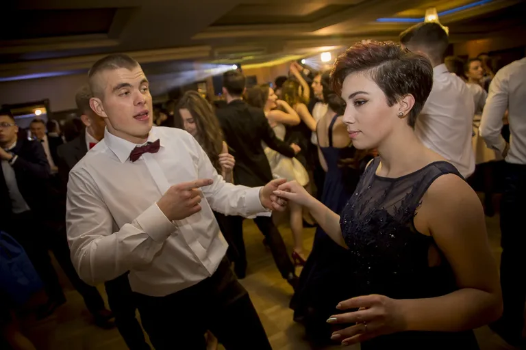 Studniówka LO im. Kopernika (zdjęcia, wideo)