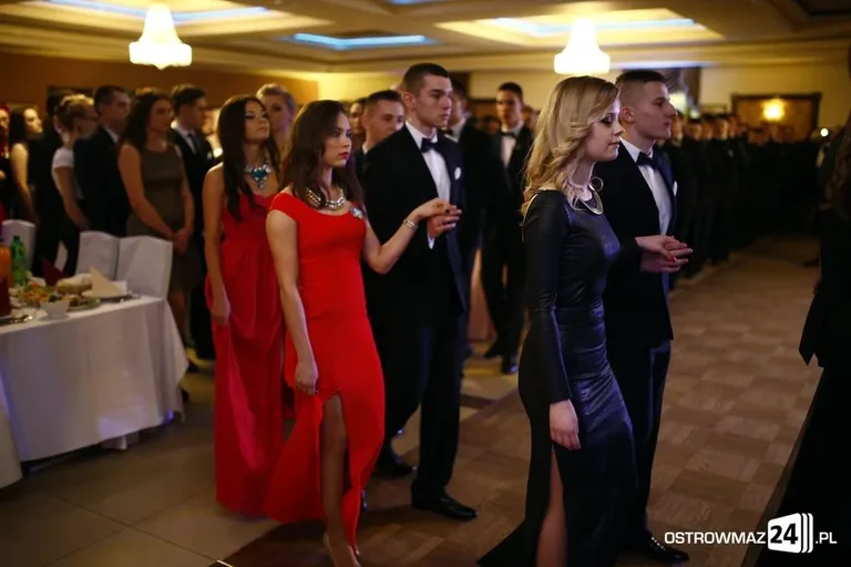 Podróż w czasie. Studniówka Kopernika 2015 (zdjęcia, wideo)