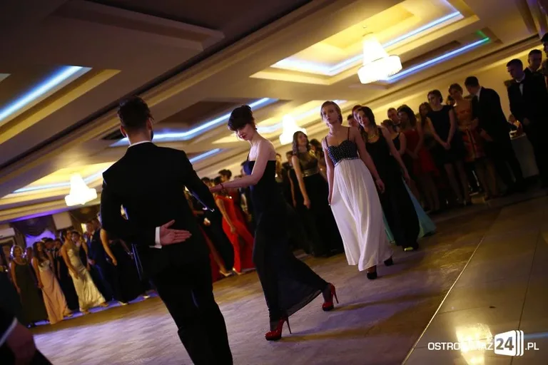 Podróż w czasie. Studniówka Kopernika 2015 (zdjęcia, wideo)
