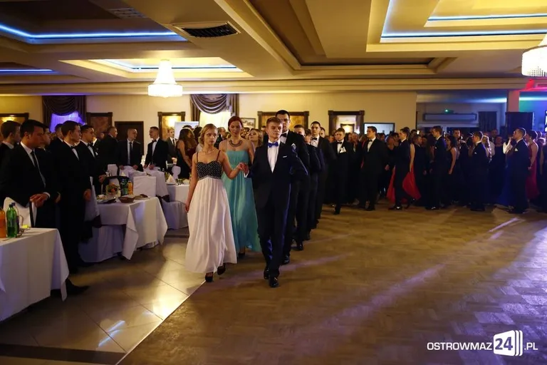 Podróż w czasie. Studniówka Kopernika 2015 (zdjęcia, wideo)