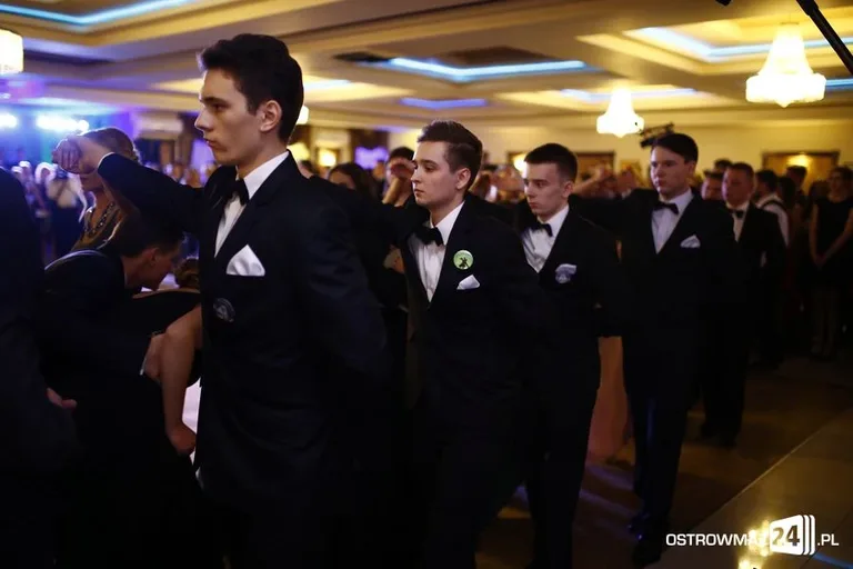 Podróż w czasie. Studniówka Kopernika 2015 (zdjęcia, wideo)