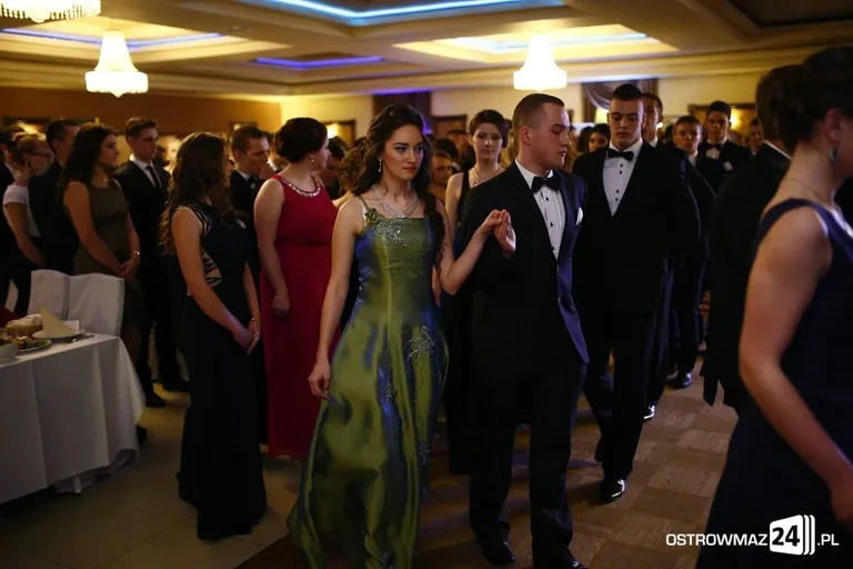 Podróż w czasie. Studniówka Kopernika 2015 (zdjęcia, wideo)