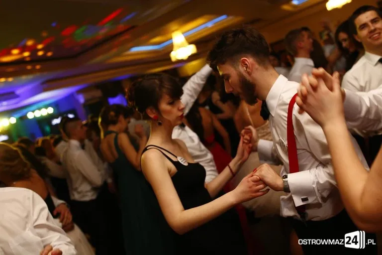 Podróż w czasie. Studniówka Kopernika 2015 (zdjęcia, wideo)