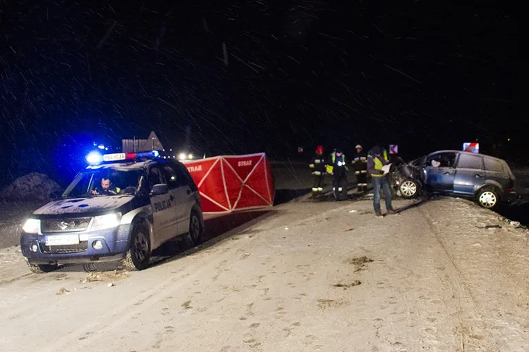 Śmiertelny wypadek na trasie Ostrów - Łomża (zdjęcia)
