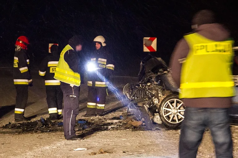 Śmiertelny wypadek na trasie Ostrów - Łomża (zdjęcia)