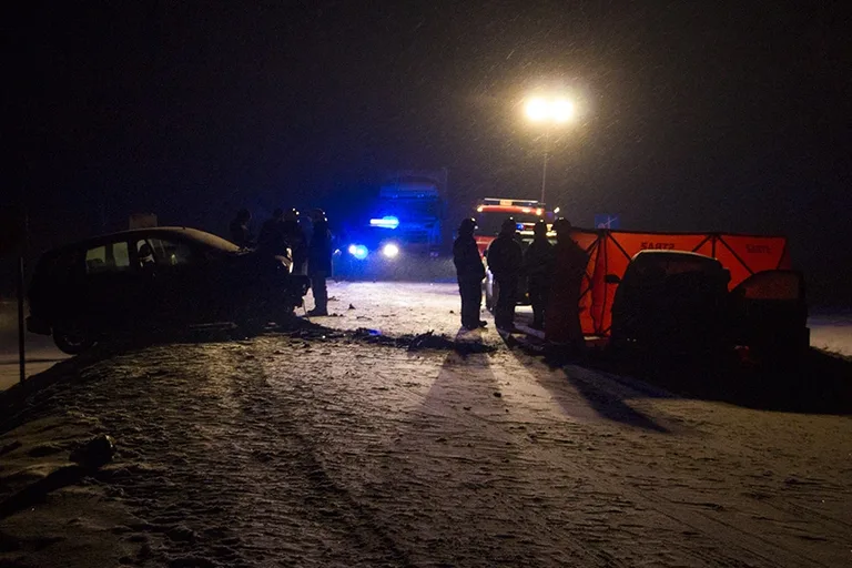 Śmiertelny wypadek na trasie Ostrów - Łomża (zdjęcia)