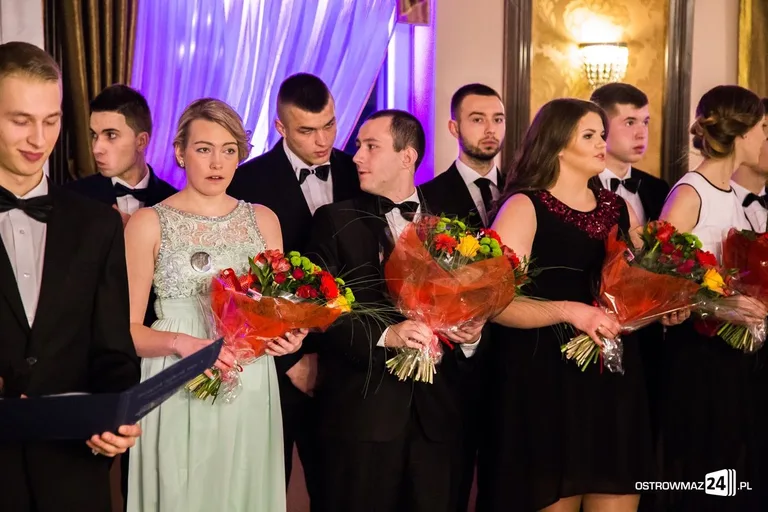 Studniówka ostrowskiego Rubinka (zdjęcia, wideo)