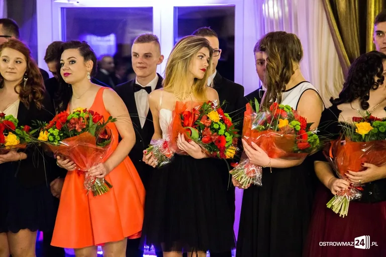 Studniówka ostrowskiego Rubinka (zdjęcia, wideo)
