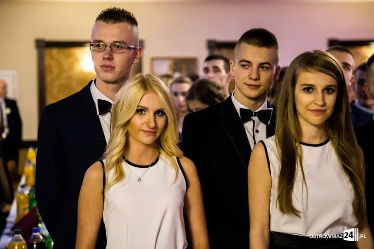 Studniówka ostrowskiego Rubinka (zdjęcia, wideo)