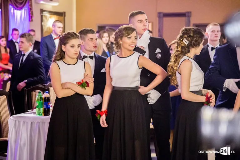 Studniówka ostrowskiego Rubinka (zdjęcia, wideo)