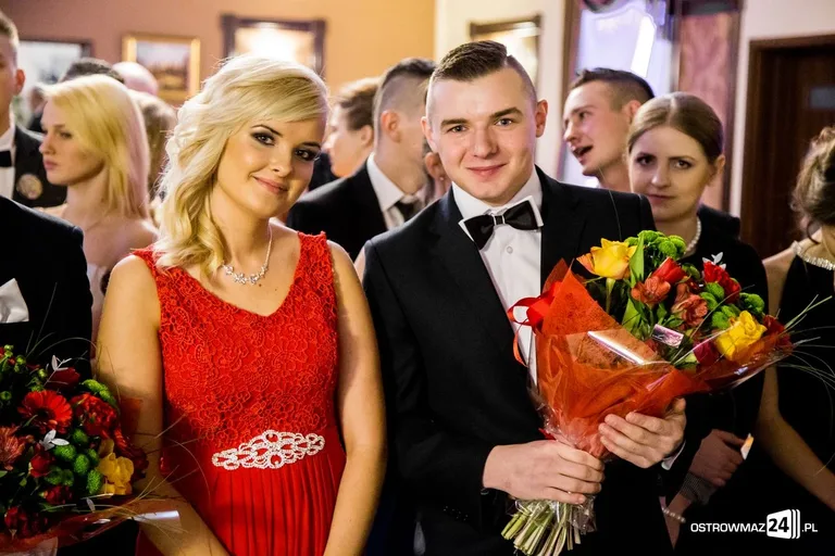 Studniówka ostrowskiego Rubinka (zdjęcia, wideo)