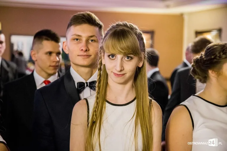 Studniówka ostrowskiego Rubinka (zdjęcia, wideo)