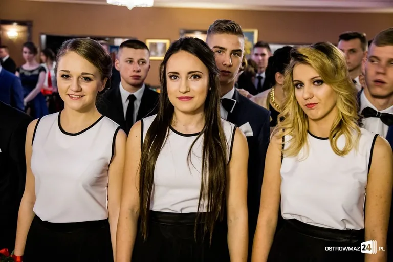 Studniówka ostrowskiego Rubinka (zdjęcia, wideo)