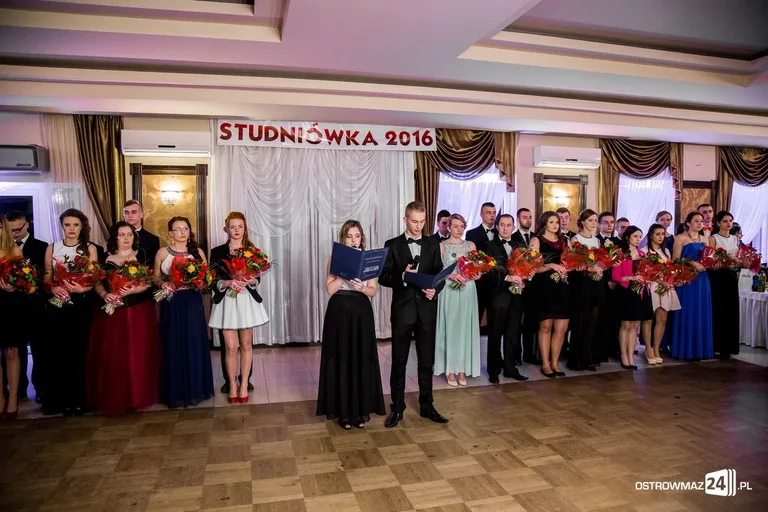 Studniówka ostrowskiego Rubinka (zdjęcia, wideo)
