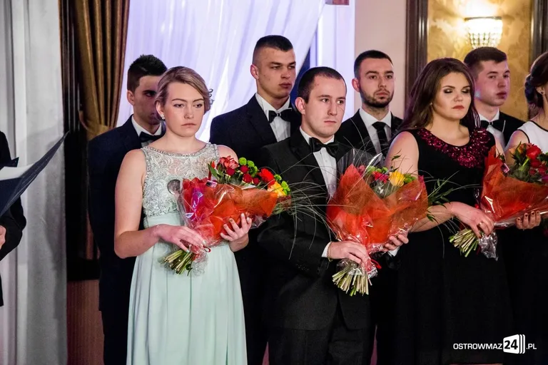 Studniówka ostrowskiego Rubinka (zdjęcia, wideo)