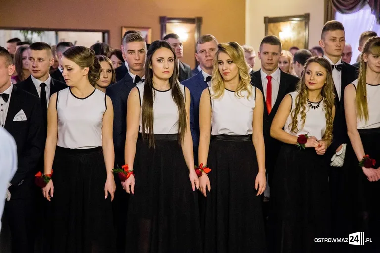 Studniówka ostrowskiego Rubinka (zdjęcia, wideo)