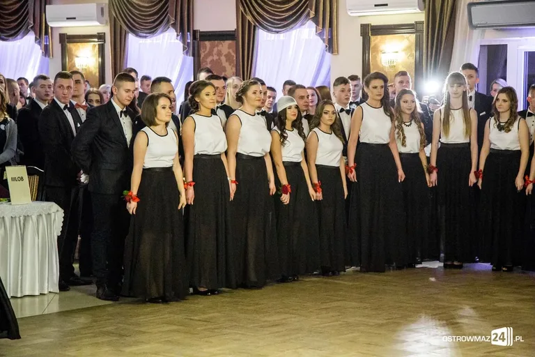 Studniówka ostrowskiego Rubinka (zdjęcia, wideo)