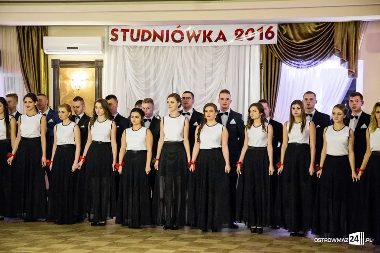 Studniówka ostrowskiego Rubinka (zdjęcia, wideo)