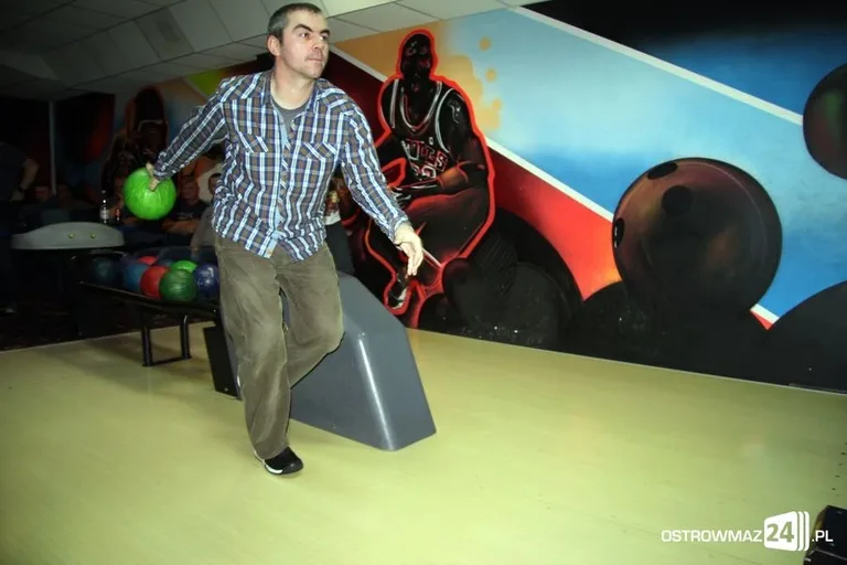 Liga bowlingowa: porażka lidera (zdjęcia)