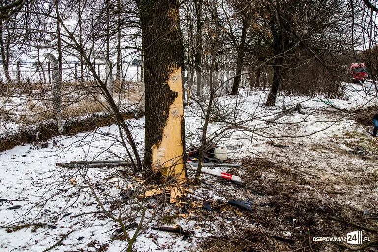 Cysterna wypadła z drogi (zdjęcia)