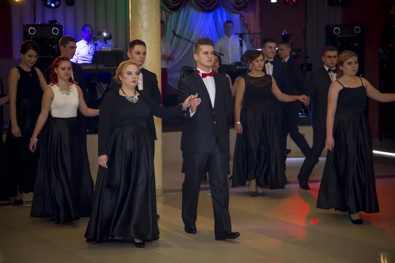 Studniówka ZS CKR Stare Lubiejewo (zdjęcia, wideo)