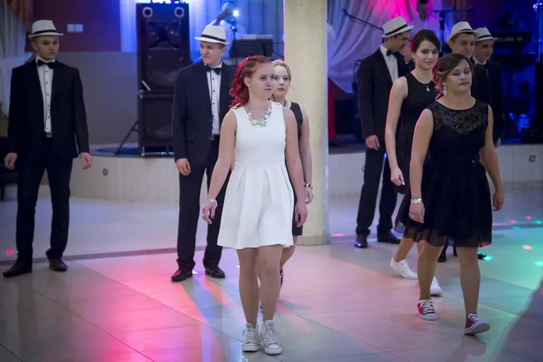 Studniówka ZS CKR Stare Lubiejewo (zdjęcia, wideo)