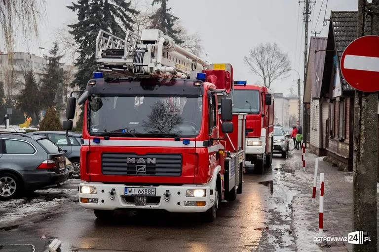 Pożar szkoły. Ponad 500 ewakuowanych (zdjęcia)
