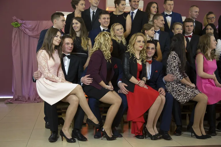 Studniówka ZS CKR Stare Lubiejewo (zdjęcia, wideo)