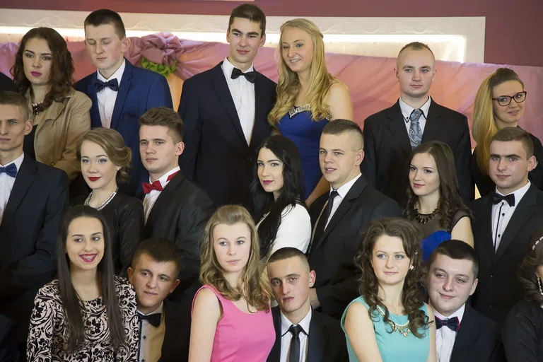 Studniówka ZS CKR Stare Lubiejewo (zdjęcia, wideo)