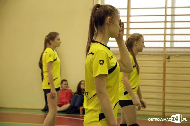 Miejska liga siatkówki dziewcząt (zdjęcia)