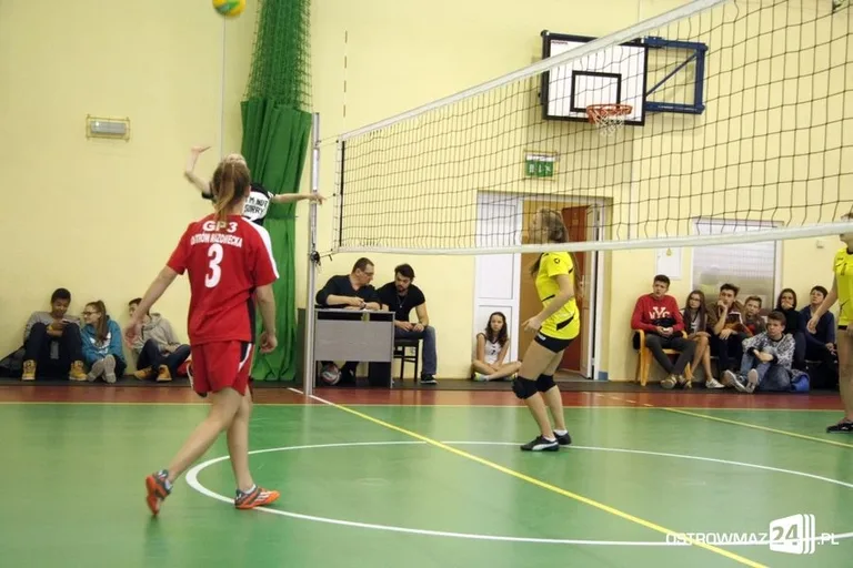 Miejska liga siatkówki dziewcząt (zdjęcia)