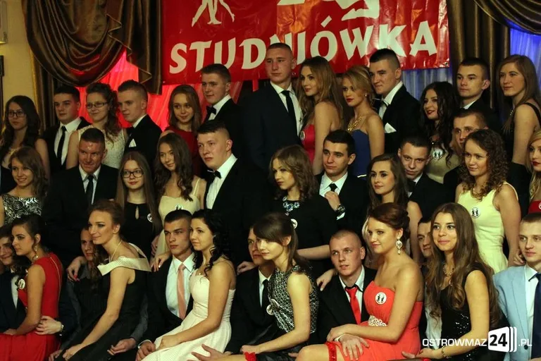 Podróż w czasie. Studniówka Rubinka i ZS CKR (zdjęcia)