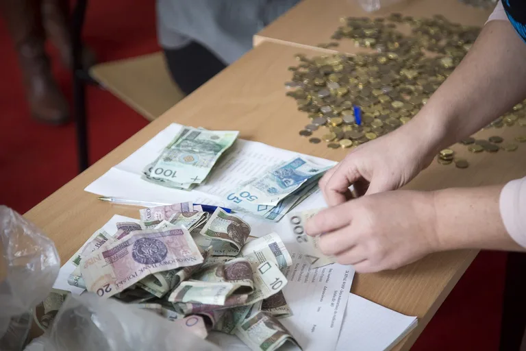 WOŚP kwestuje w Ostrowi (aktualizacja, zdjęcia)