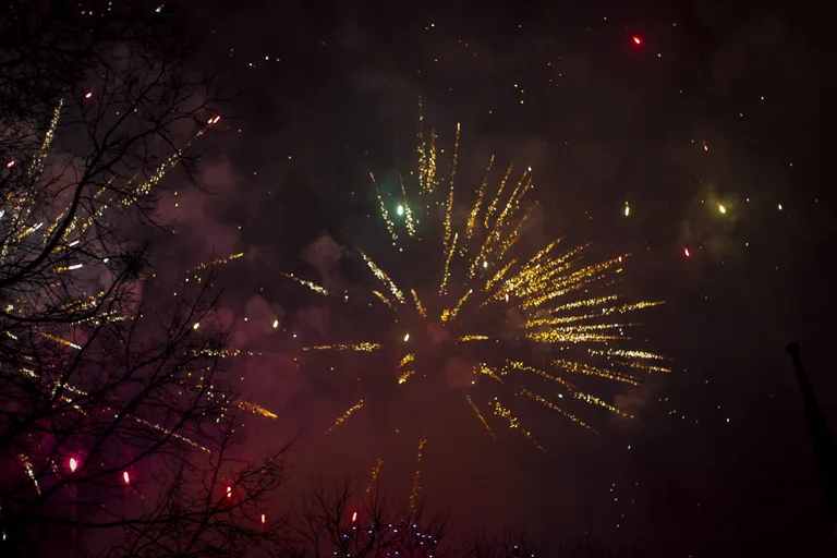 Sylwestrowa noc nad Ostrowią Mazowiecką (wideo)